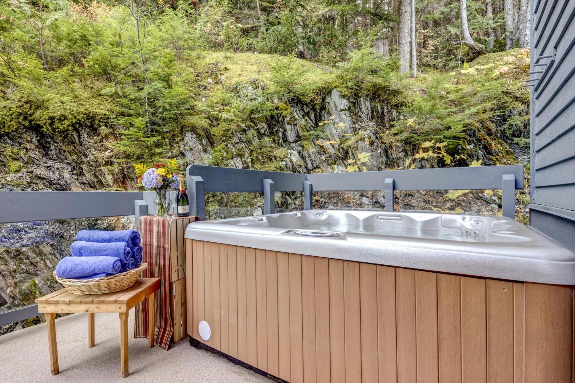 Northern Lights 21 Whistler Exterior foto